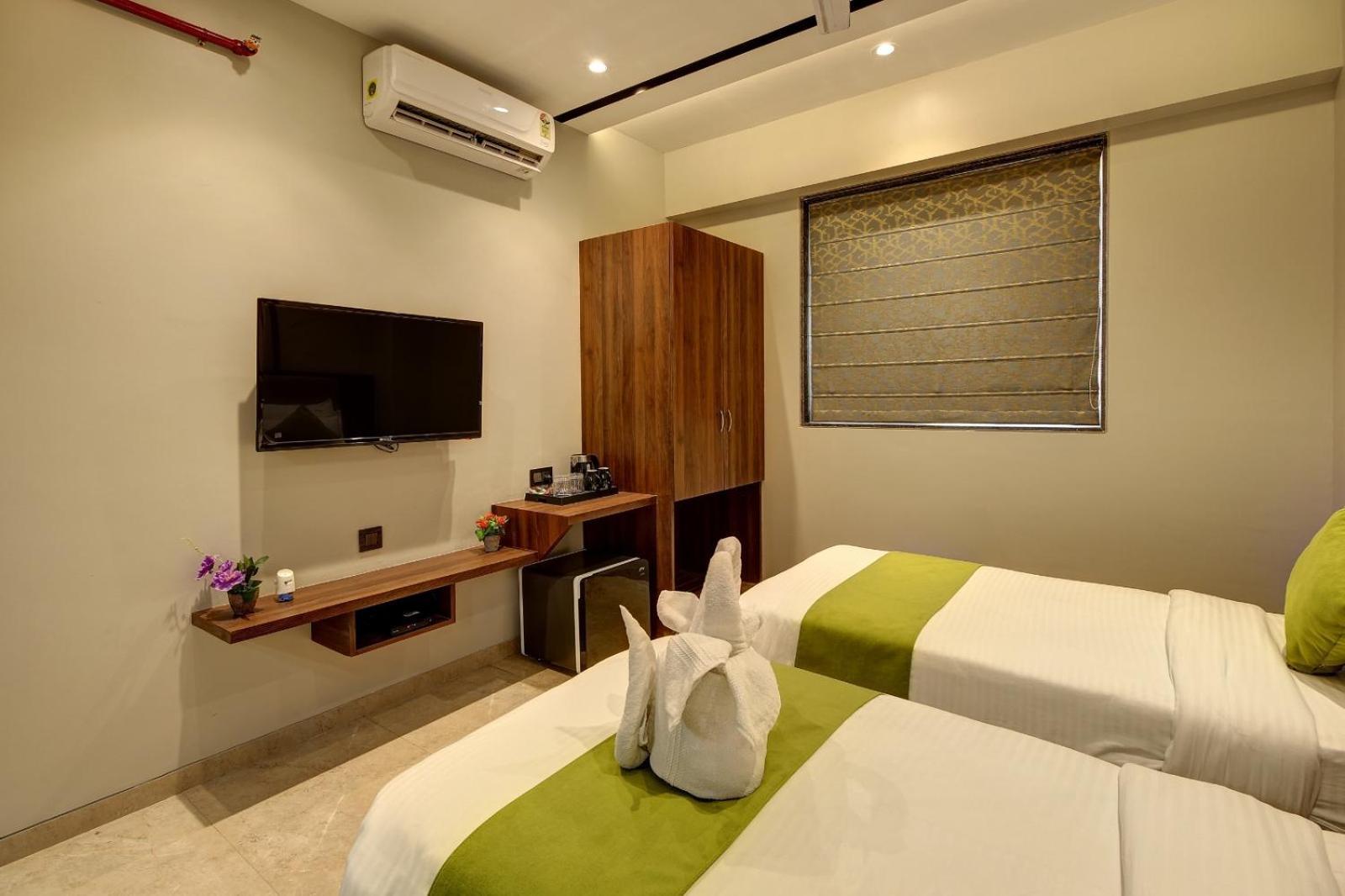 Magnus Fortune House Business Hotel , Magarpatta Mundhva Exterior foto